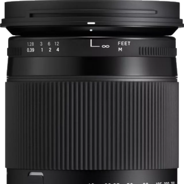 Nikon AF-S DX Nikkor 18-300mm f/3.5-6.3G ED VR vs Sigma 18-300mm F