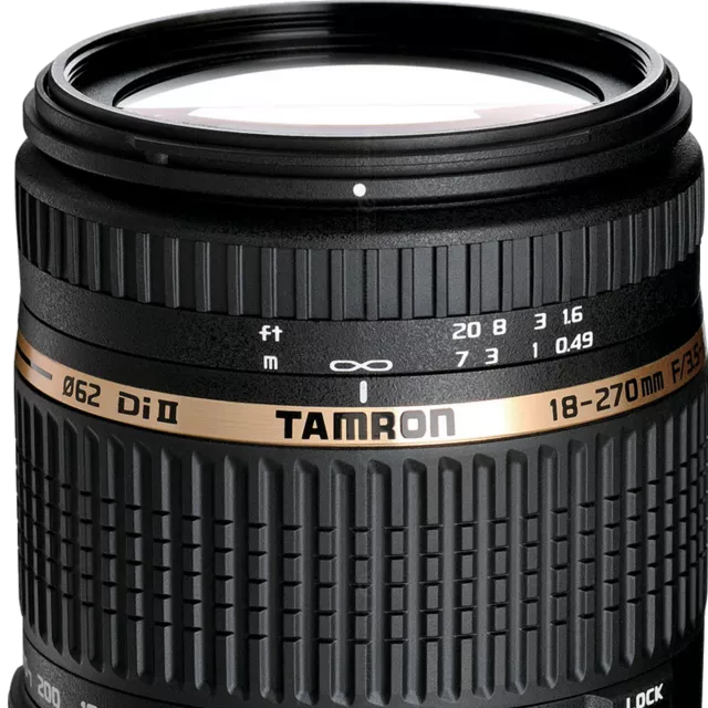 ♥︎◇◇TAMRON 18-270mm VC Nikon ＋フード Nikon AF-S DX Nikkor 18-200mm f/3.5-5.6G ED VR II vs Tamron 18