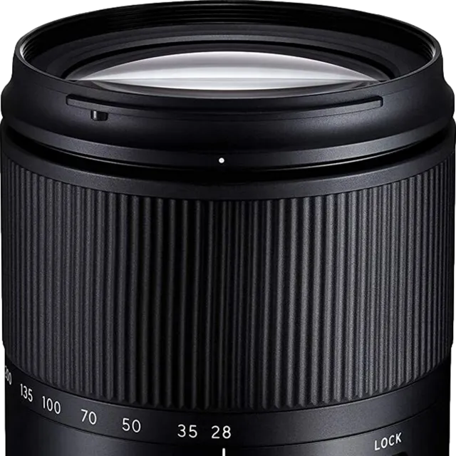 Tamron 18-300mm f/3.5-6.3 Di III-A VC VXD vs Tamron 28-200mm f/2.8